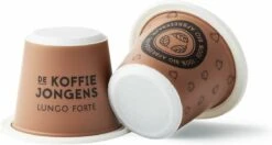 De Koffiejongens - Lungo Forte - Nespresso Cups - 100% Biologisch Afbreekbaar - 6x10 Cups - Nespresso Compatible -Koffiebenodigdheden Winkel 1200x639